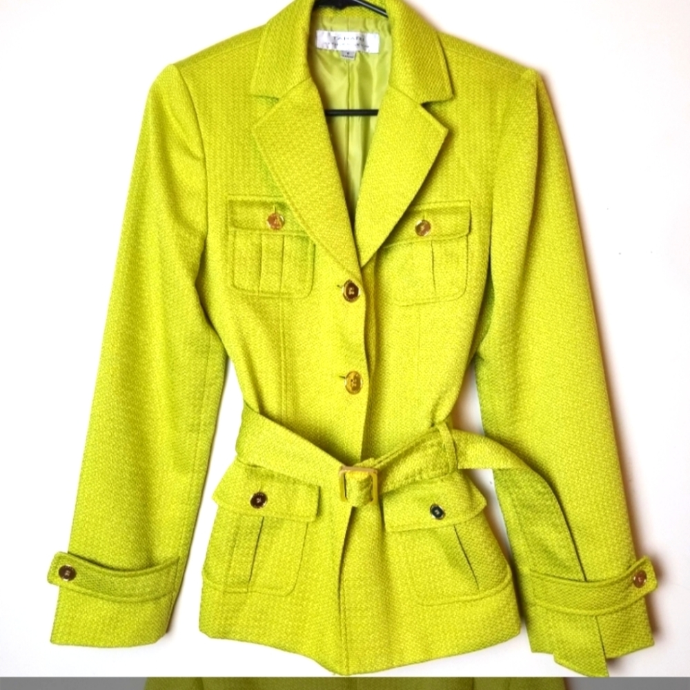 Tahari Blazer Size 6